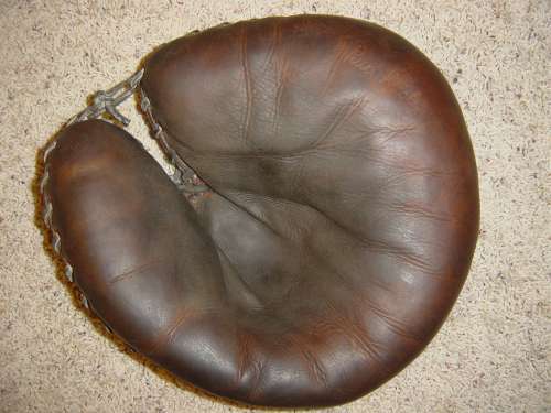 Bill Dickey Catchers Mitt Front